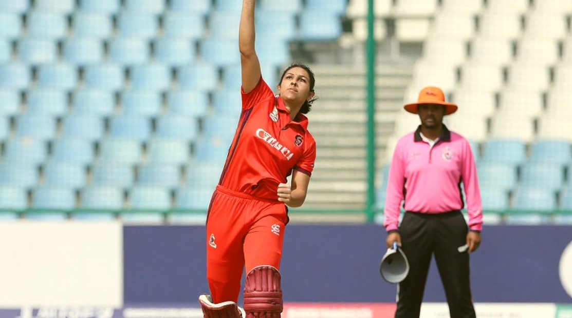 শারজার ফাঁকা গ্যালারি আর উপসাগরের অপেক্ষার ঘর